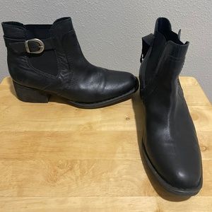 8.5 US Women's BORN Mohan Black Leather Ankle Booties